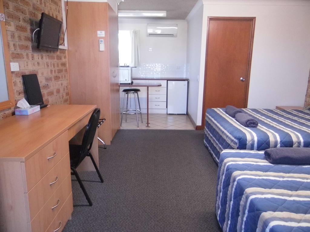 Nanango Fitzroy Motel Экстерьер фото